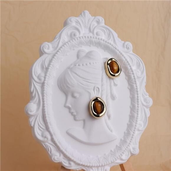 ✨ Vintage Tiger Eye Stud Earrings | 14K Gold Plated Retro Bazel Setting ✨ - Picture 4 of 5